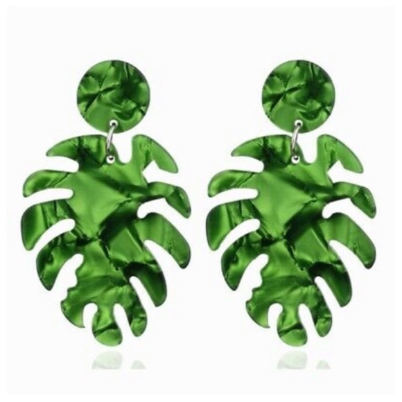 Show Me Your MuMu Jewelry - NEW Green palm leaf dangle tropical earrings